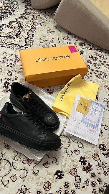 кроссовки луи витон: Кроссовки Louis Vuitton, женские - Модель: низкие кеды из гладкой — 1