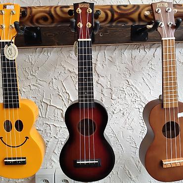 Укулеле: Ukulele Mahalo MJ13TS Simlərin sayı: 4 Simlər:Aquila Qol: Mahogany — 2
