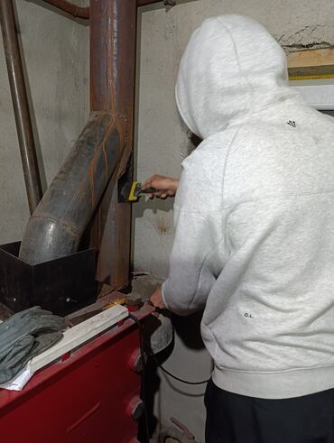 Дымоходы для твёрдотопливных котлов: Прочистка дымоходов и вентиляционных каналов дымомашиной - — 11