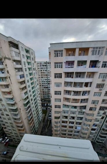 Uzunmüddətli kirayə mənzillər: Həzi Aslanov metrosunun çıxışında 18 mertebeli binanın 17-ci — 10