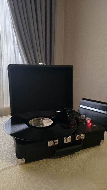 Qrammofon və patefonlar: Qrammafonlar Mehduddur!!! Çox gözəl Retro Qramafon və göz oxşuyan qara