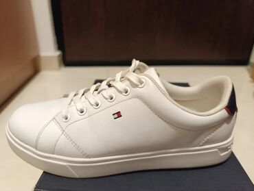Patike: Tommy Hilfiger, 38, bоја - Bela na lalafo.rs Patike: Tommy Hilfiger, 38, bоја - Bela