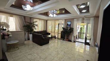 Отели и хостелы: Продаю коттедж на Иссык-Куле с. Бостери Городок(Борбор) действующий — 25