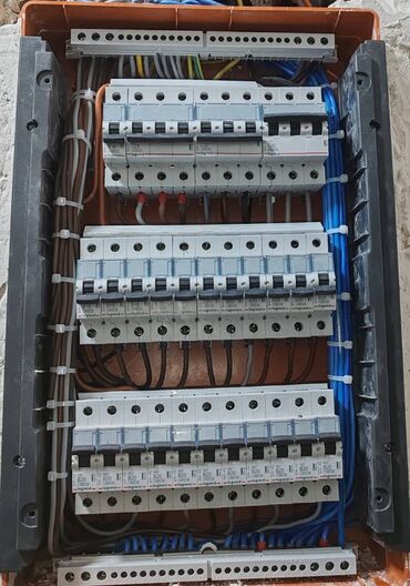 elektrik xidməti: Elektrik xidməti görülür