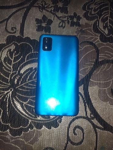 note 3: Смартфон itel в синем корпусе. Компактная модель с классическим — 1