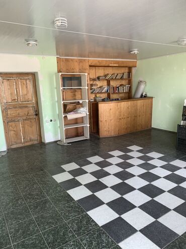 Рестораны, кафе: Сдаю помещение на Иссык-Куле для кафе и магазина. Село Сары-Ой главная