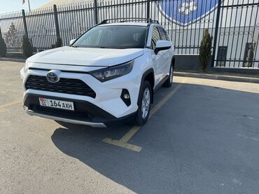 Toyota: Toyota RAV4: 2019 г., 2.4 л, Автомат, Гибрид, Внедорожник — 2