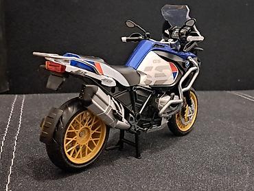 Figurice i makete: Motor BMW R1250 GS 1/12 NOVO! Vrhunski odradjen model BMW-a R1250 — 7