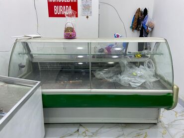 dondurma soyducu: Vitrin soyuducu xaladelnik satilir islek veziyetdedir prablemi yoxdur