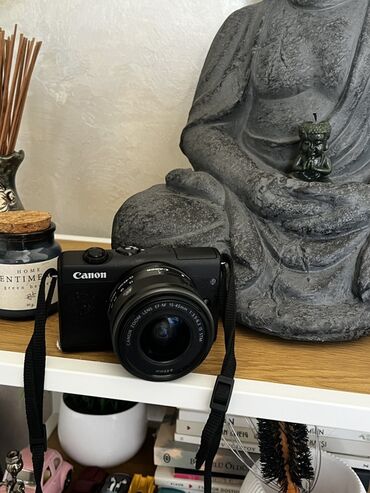 Fotokameralar: Canon EOS M200 modeli. Fotoaparatda Canon Zoom Lens EF-M 15-45mm
