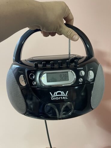 Zvučnici i stereo sistemi: Radio radi antena ne moze skroz da se izvuce ali odlicno radi radio — 5