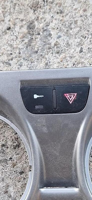auto otpad odzaci: ALFA ROMEO MITO PREKIDAC MIGAVACA I ZAKLJUCAVANJA | Ispravno — 2