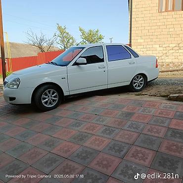 masin sat: LADA Priora sedan — ağ rəng, 4 qapı, ön ötürücülü. ili 2014 Texniki — 4