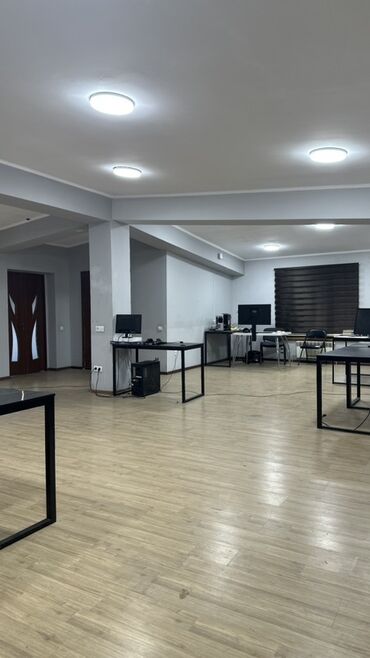 аренда офиса с мебелью бишкек: Сдаю Офис, 145 м², В бизнес центре, С видом на горы, С отдельной кухней, С отдельным входом