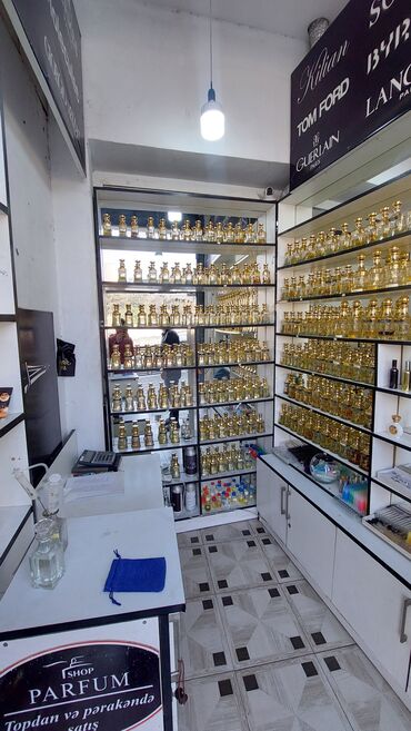 Ətriyyat: Salam.Hazır Bizness satılır. 250-300 çeşid ətir,qızılı kivşinlər,içi — 9