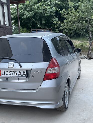 Honda: Honda Fit: 2003 г., 1.5 л, Типтроник, Бензин