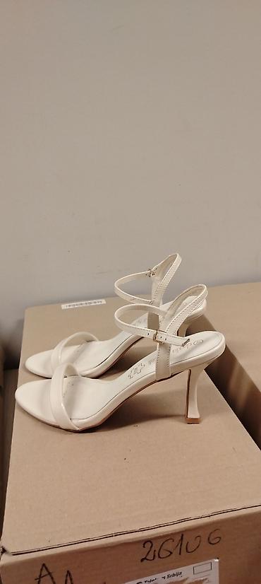 hermes papuce: Prelepe bež sandale, lakovane, vel 40, gazište 26cm, štikla 7cm — 4