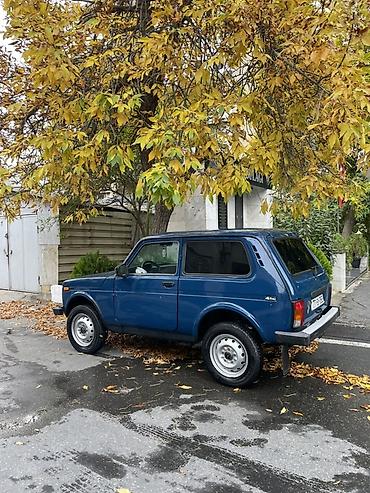 kredit niva satilir: Lada Niva 4x4, mavi rəng, 3 qapılı SUV. Texniki xüsusiyyətlər və — 3