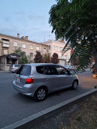 хентай акцент: Honda Fit: 2005 г., 1.3 л, Вариатор, Бензин, Хэтчбэк