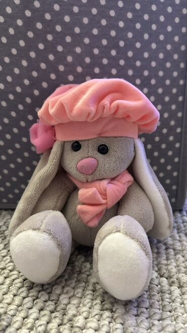 Oyuncaqlar: Müxtəlif qiymətlərə 5-15 azn arası yumşaq plyuş oyuncaqlar Təsvir: - — 5