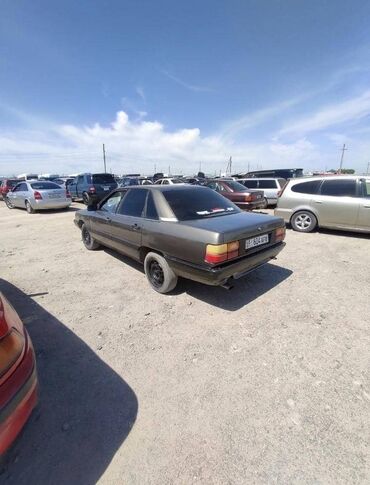 лейлек машина: Audi 100: 1985 г., 2.3 л, Механика, Бензин, Седан