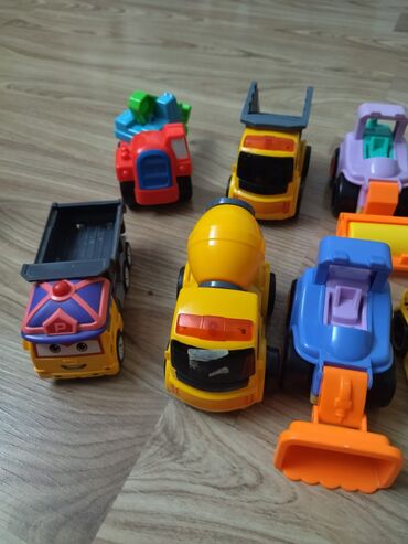 Oyuncaqlar: 37 ədəd maşın içində bahalı maşın çoxtu — 19