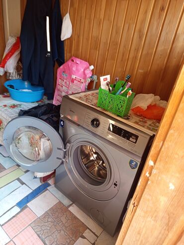 продаю дом в пишпеке: 1 комната прихожей сдаю. зимой тепло и сухо. холодильник, стиральная