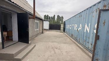 Продажа коттеджей и домов: Продаётся компактный дом с закрытым двором и металлическими воротами — 2