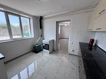 Продажа коттеджей и домов: Дом с большим двором, мощёным декоративной тротуарной плиткой Адрес — 8