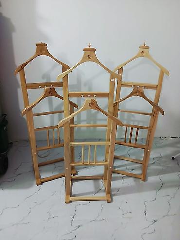 disqi sam: Taxta geyim dayağı (valet stand) - Material: təbii ağac, hamar — 8