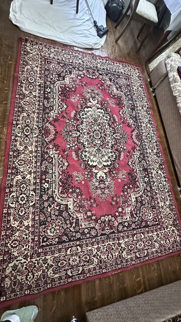 Ковры и паласы: Ковер Б/у, Советский, 200 * 300, Шерсть, Сделано в Кыргызстане, Безналичная/наличная оплата