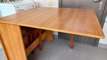раздвижной полированный стол: Для зала Стол, цвет - Коричневый, Б/у