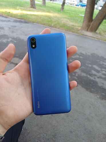 телефон 2000с: Xiaomi, Redmi 7A, Б/у, 32 ГБ, цвет - Синий, 2 SIM