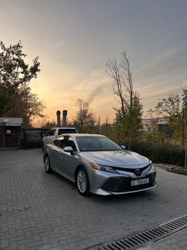 сиденья некся: Toyota Camry: 2019 г., 2.5 л, Гибрид, Седан