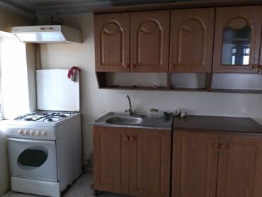 xacmaz kirayə evlər: Xaçmaz rayonu,bazari yaxın,3otaqli ev kiraye.wp055-577-59-35