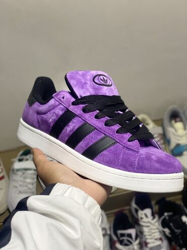 Кроссовки и спортивная обувь: Кеды Adidas Campus (оригинальная линейка Originals) - Материал верха — 10