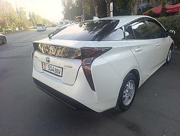 тает: Toyota Prius: 2018 г., 1.8 л, Автомат, Гибрид, Хэтчбэк — 3