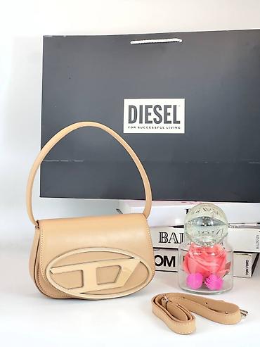 roze poze: Diesel ženska torba – model sa prepoznatljivim ovalnim logoom napred — 7