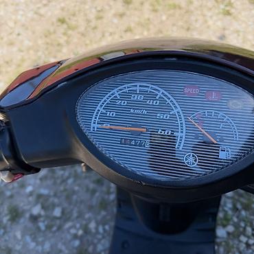 купить мопед в кредит: Yamaha JOG skuter - Rəng: tünd qəhvəyi/gavalı tonları, qara plastik — 4