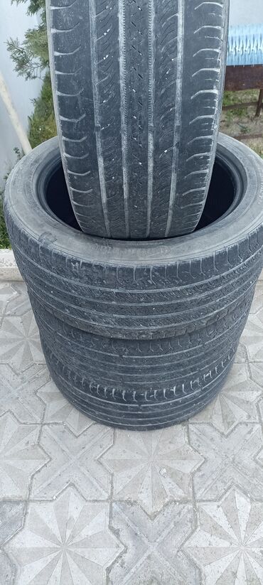 265 35 18: İşlənmiş Şin Continental 245 / 45 / R 18