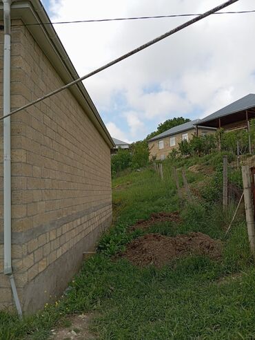 Həyət evləri və villaların satışı: 4 otaqlı, 8 kv. m, Orta təmir — 4