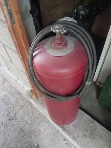 газ оборудование: С лягушкой с шлангом 3 метра срочно срочно продаю званите 50л ищё газ
