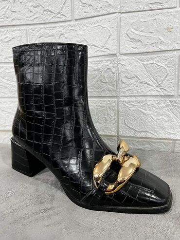 Gležnjače: Gležnjače, 41 — 10