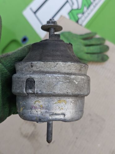 Подушки мотора: Подушка мотора Volkswagen 1998 г., Б/у, Оригинал, Германия — 9