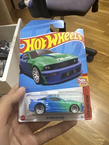 Oyuncaqlar: Hot wheels 
Ford mustang 2007
Qutu açılıb.
Real alıcıya endirim var