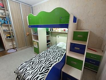 Двухъярусные детские кровати: Двухъярусная детская кровать, Б/у, ЛДСП — 2