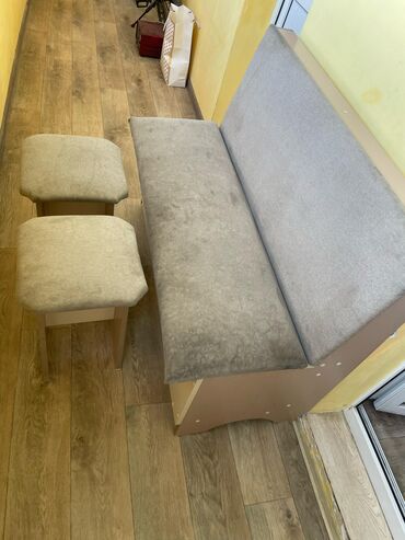 ваты: Продаю диван на кухню Сверху обивочная ткань снимается Все вопросы