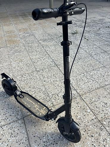 Samokatlar: Şəhər içi sürüş üçün yığcam və rahat skuter. TƏCİLİ SATILIR! Çox az — 2