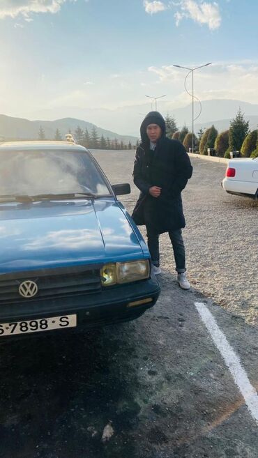 старих: Volkswagen Passat: 1987 г., 1.8 л, Механика, Бензин, Универсал