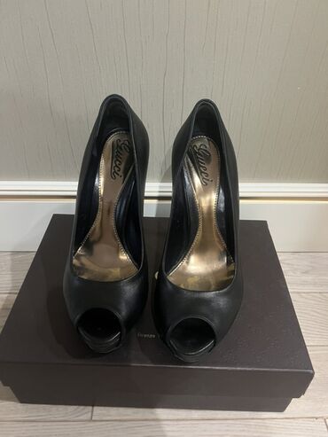 tacco per tutti производитель: Gucci qadın ayaqqabısı – peep-toe platform hündürdaban - Rəng: qara -